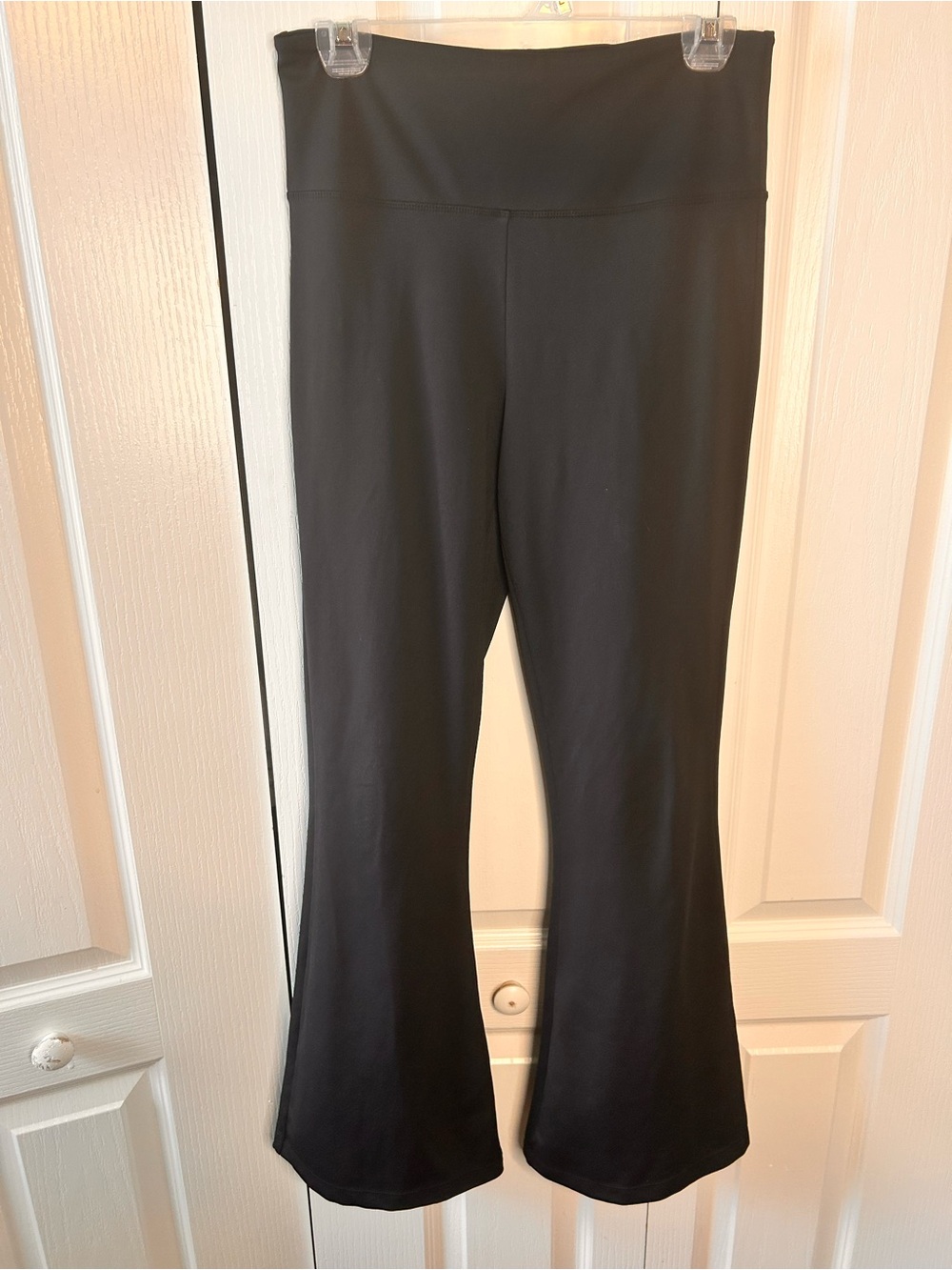 ZYIA Women’s Size Medium Black High-Waist Flare Yoga Pants Athletic Stretch